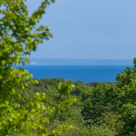 Будинок відпочинку Eterna *